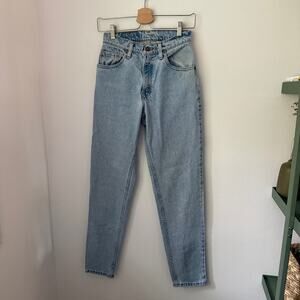 Vintage Levi’s 550 Tapered Leg Light Wash Jean Denim Sz 24/25